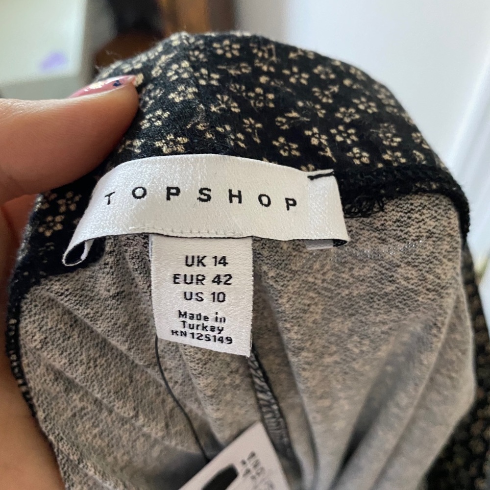 Black Vintage Style Floral Flare Pants - Picture 3 of 6